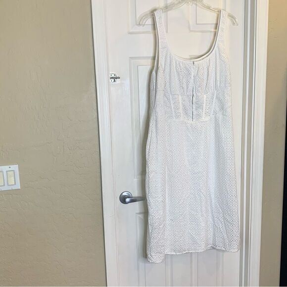 Prettylittlething Plus White Broderie Anglaise Corset MIDI Dress Size 22 - Picture 3 of 12